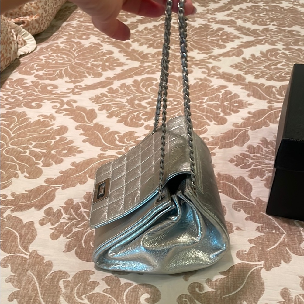 Chanel Metallic Silver Quilted Shoulder Bag - Picture 7 of 8